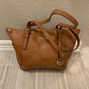 Micheal Kors tan tote purse